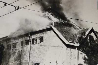 Bari, 7 aprile 1973: la Chiesa Russa va a fuoco. Ecco le foto inedite dell'incendio 